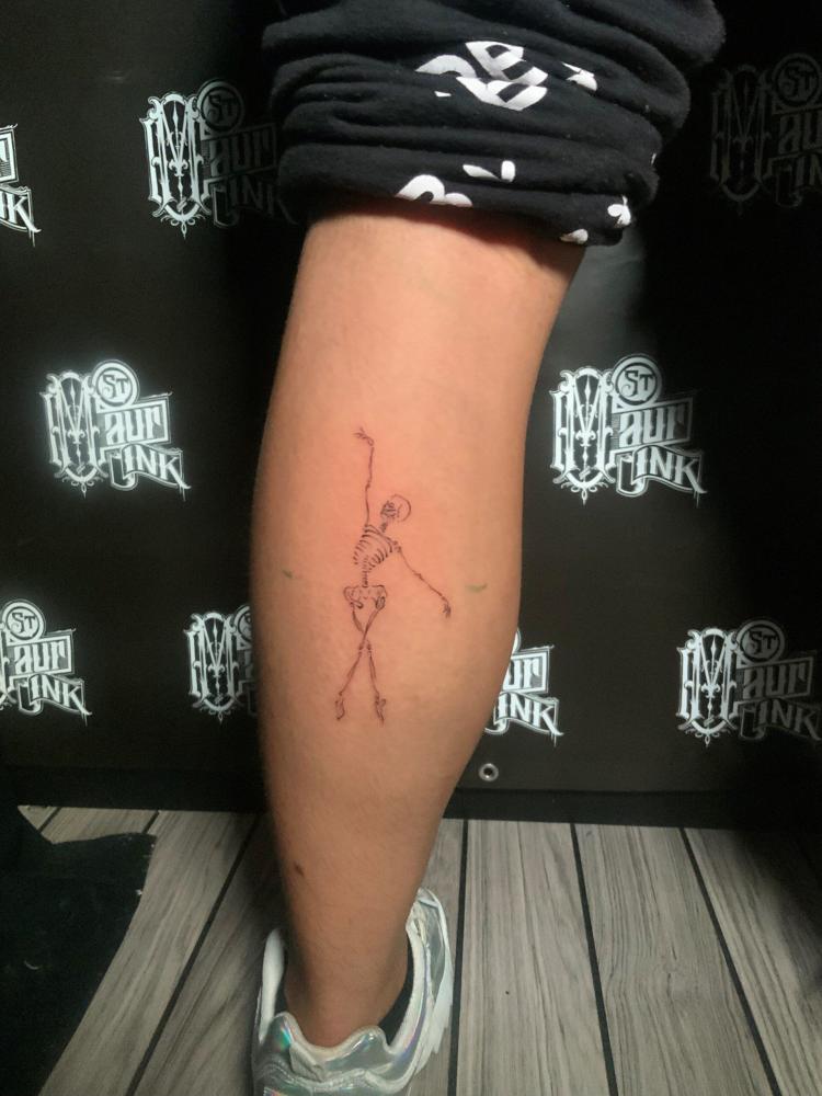 Tatouage minimaliste près de Champigny-sur-Marne