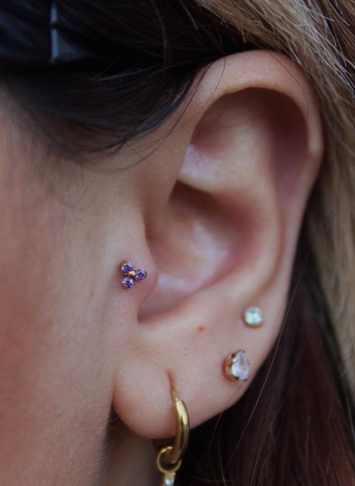 piercing tragus